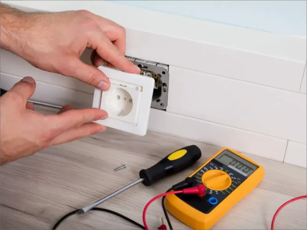 Électricien à Rostrenen